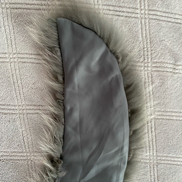 Silvian Hitch fur collar - Picture 2 of 3